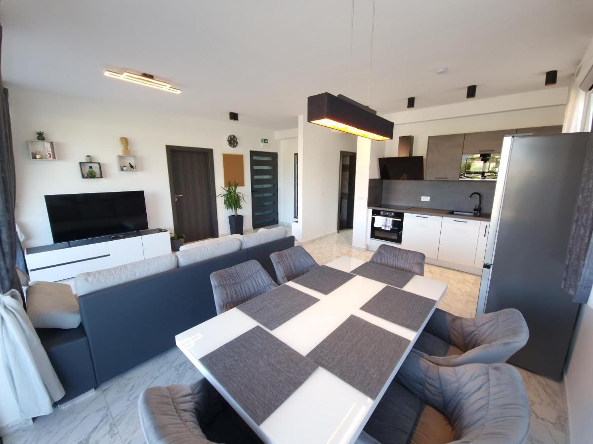 Apartments Marebella Лумбарда Экстерьер фото